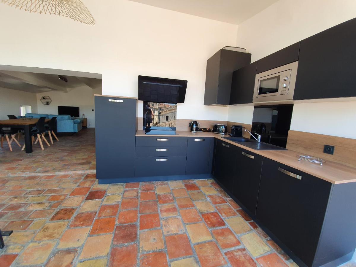 Au Coeur Du Centre Historique - Immeuble Classe - Terrasse - Climatise Nîmes Eksteriør billede