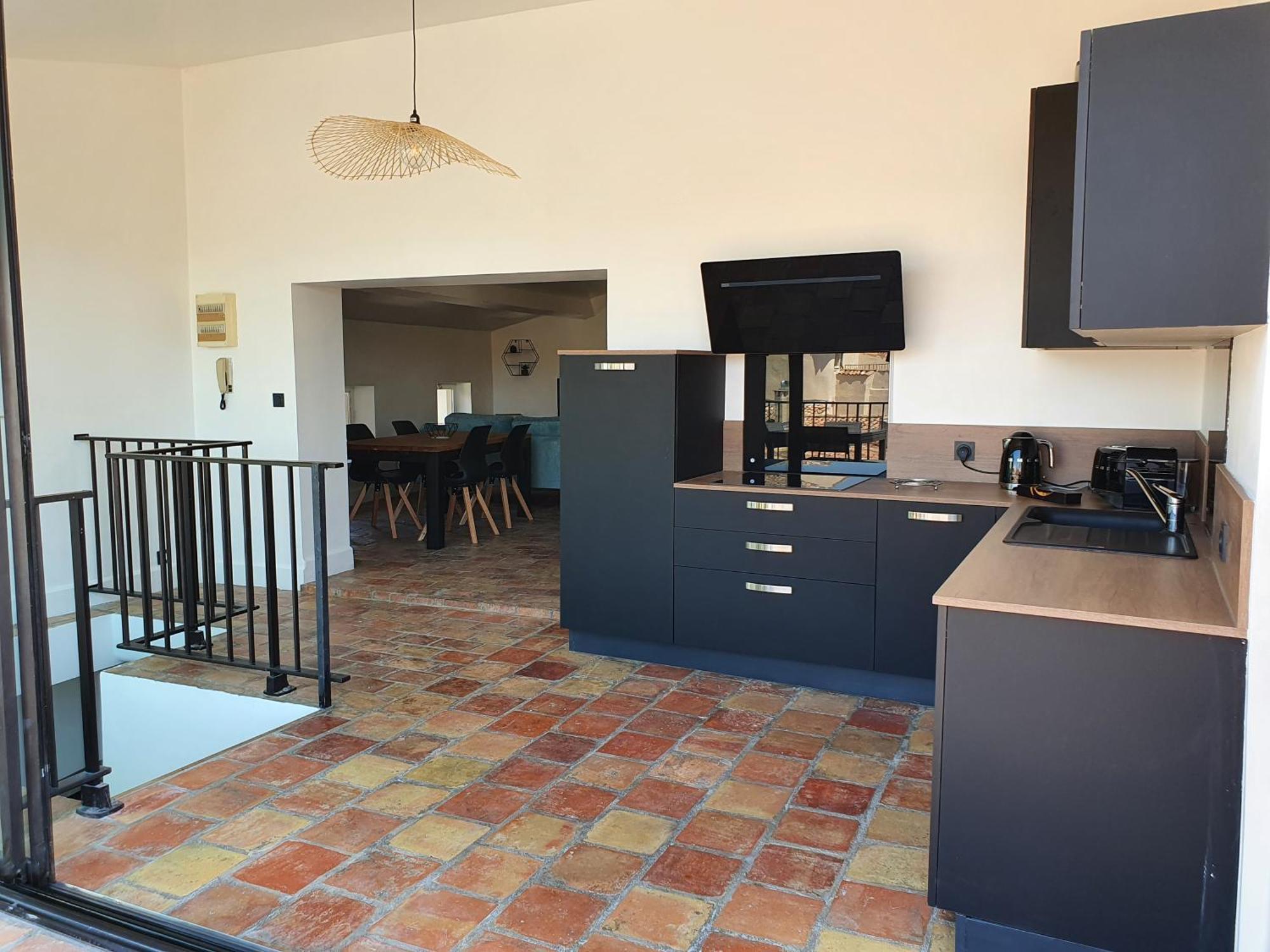 Au Coeur Du Centre Historique - Immeuble Classe - Terrasse - Climatise Nîmes Eksteriør billede