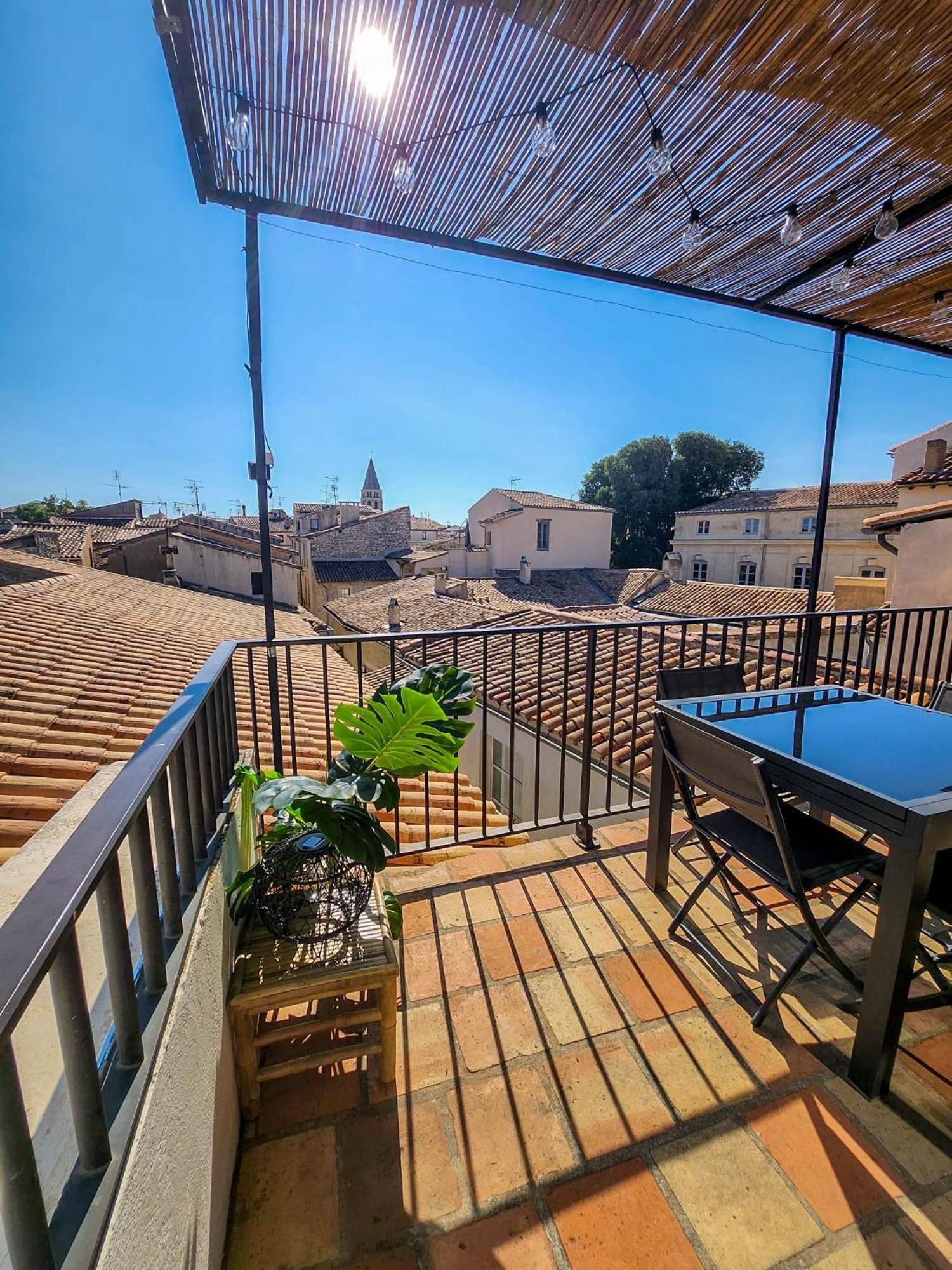 Au Coeur Du Centre Historique - Immeuble Classe - Terrasse - Climatise Nîmes Eksteriør billede